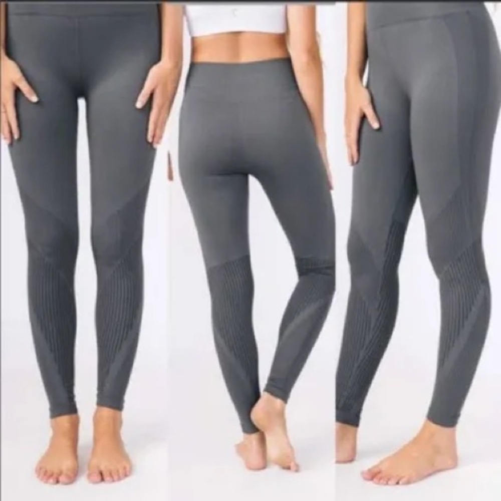 ZYIA Gray Grid Performance Hi-Rise 7/8 24" Size small